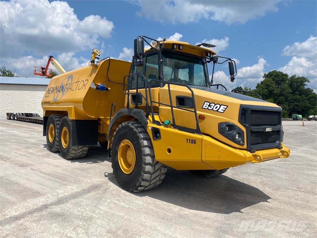 Bell B30E صهاريج مياه