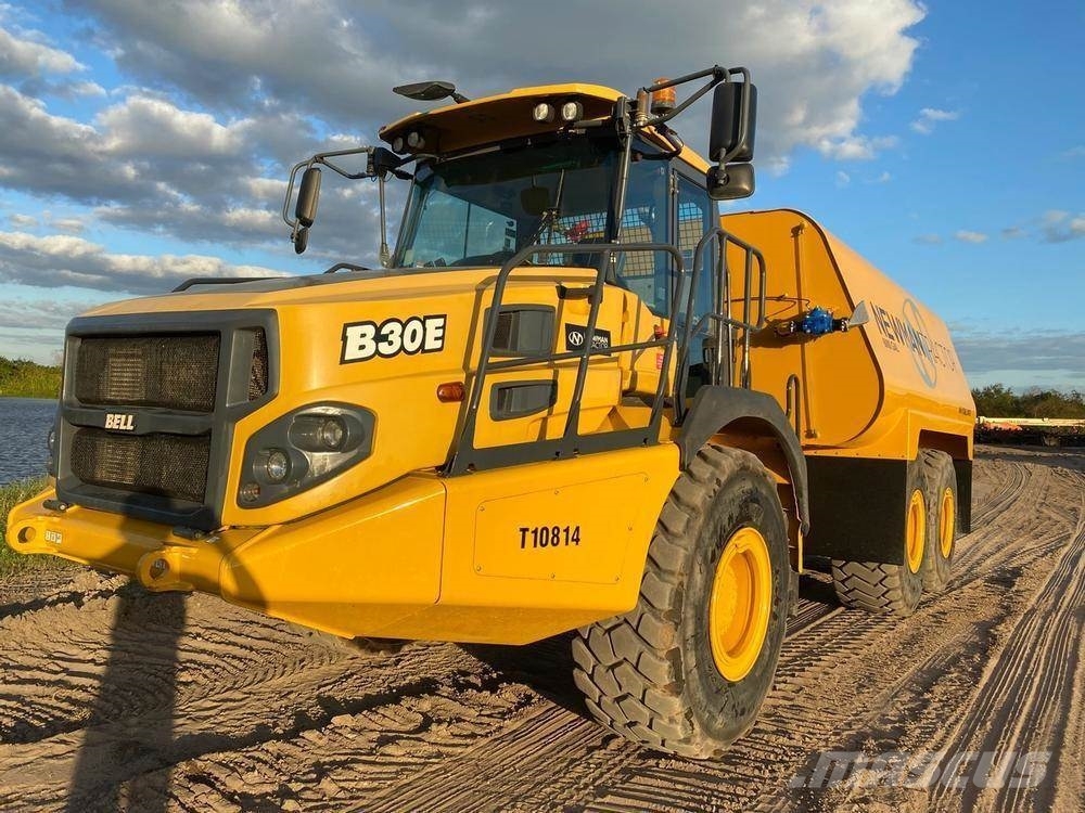 Bell B30E صهاريج مياه