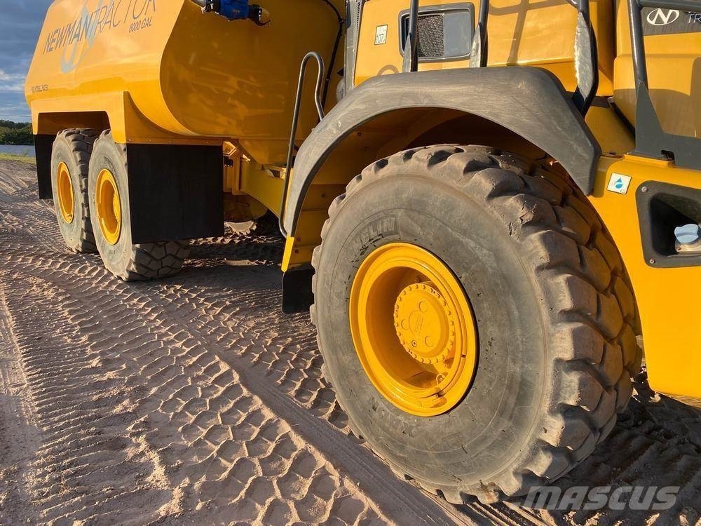 Bell B30E صهاريج مياه