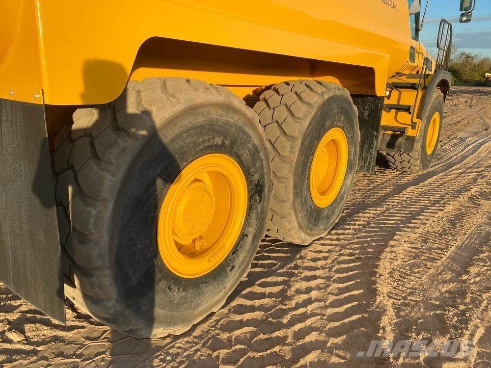 Bell B30E صهاريج مياه