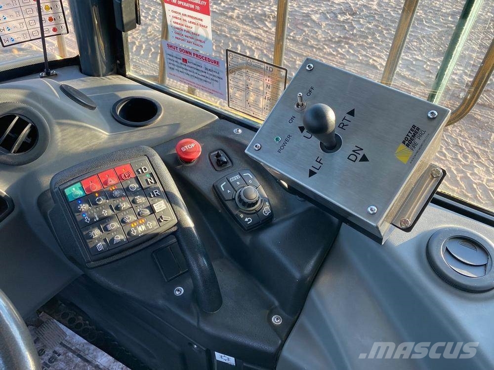 Bell B30E صهاريج مياه
