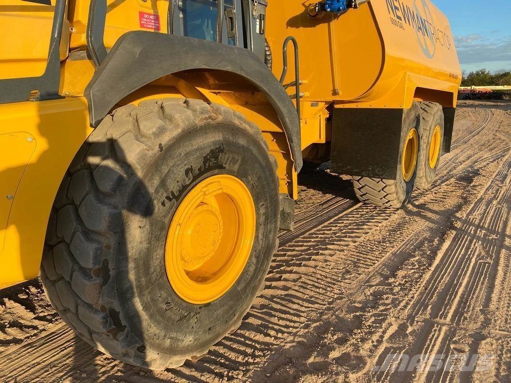 Bell B30E صهاريج مياه