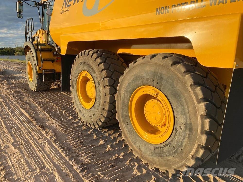 Bell B30E صهاريج مياه