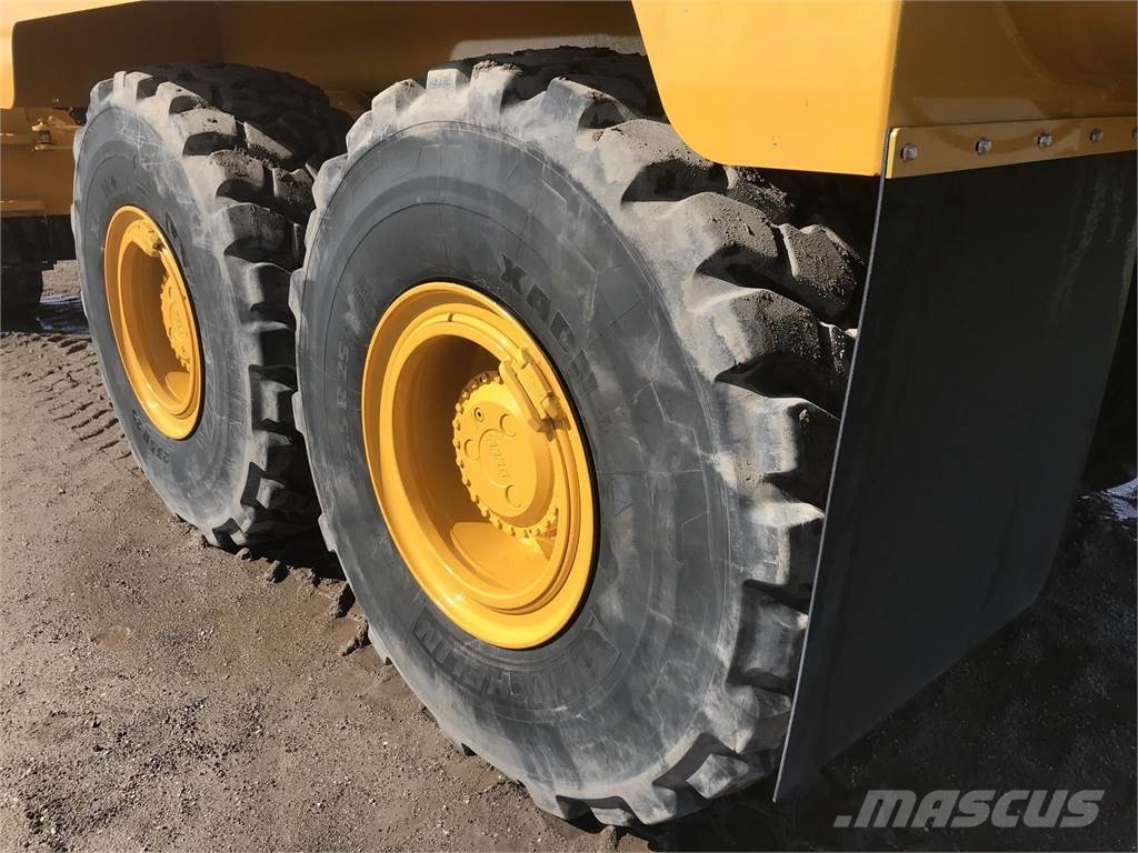 Bell B30E صهاريج مياه