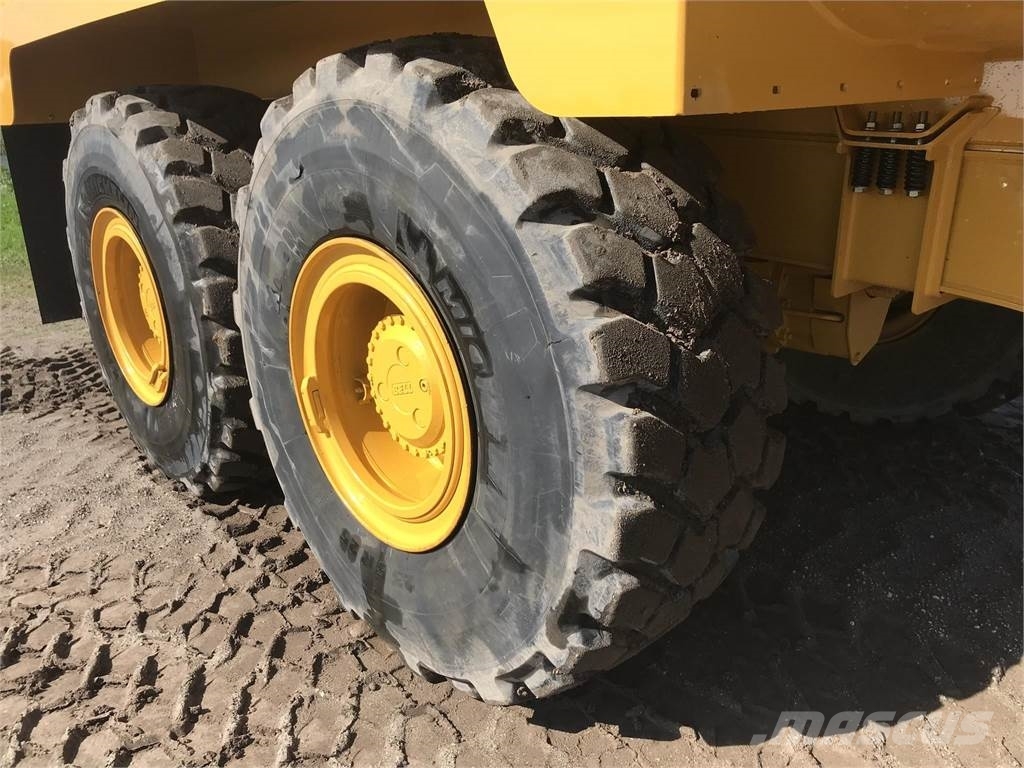 Bell B30E صهاريج مياه