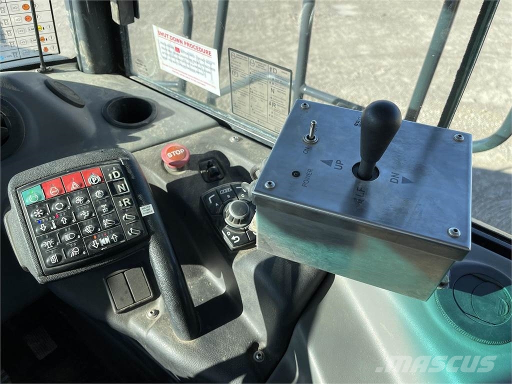 Bell B30E صهاريج مياه