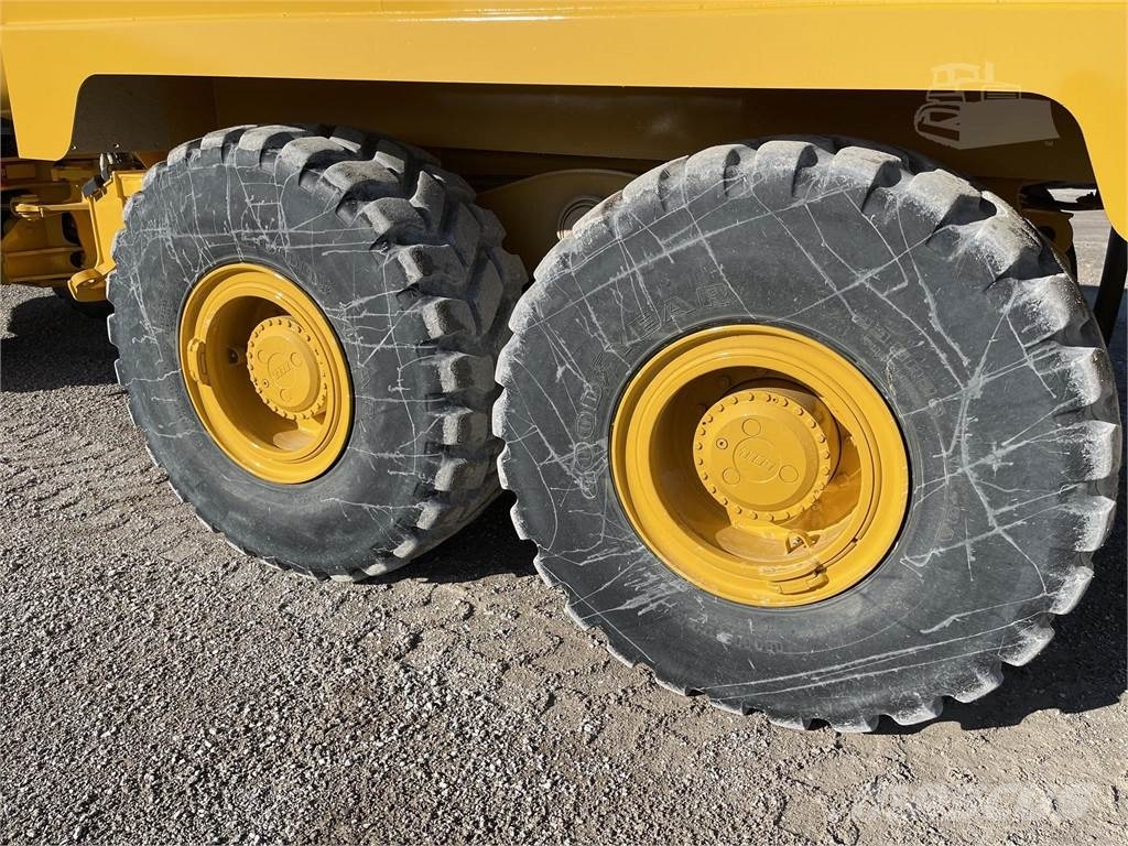 Bell B30E صهاريج مياه