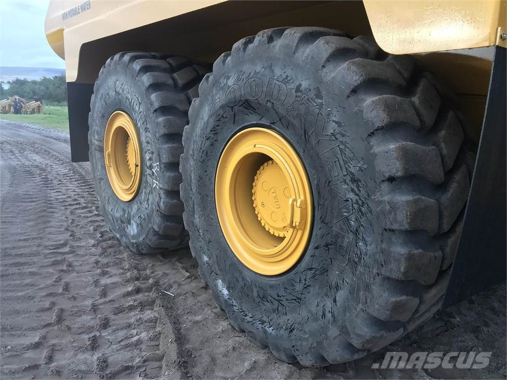 Bell B40D صهاريج مياه