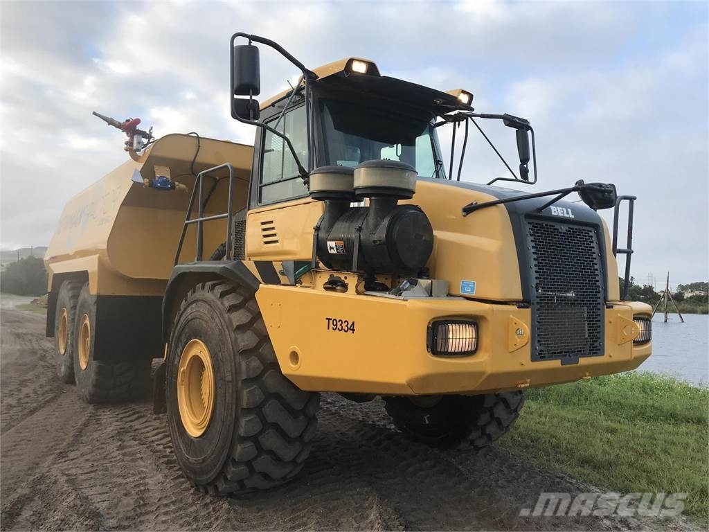 Bell B40D صهاريج مياه