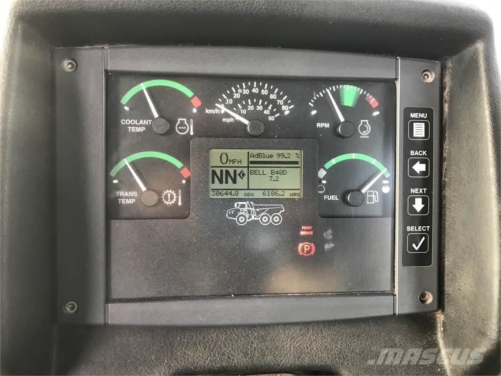 Bell B40D صهاريج مياه
