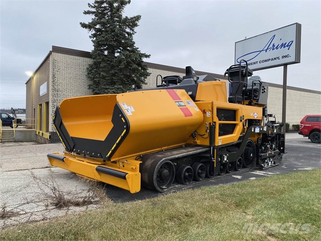 Blaw-Knox P7110B Asphalt pavers