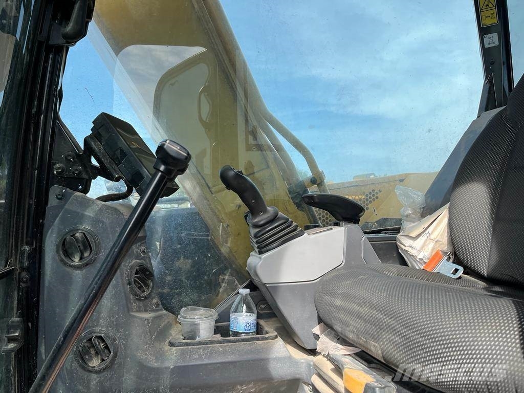 CAT 310 Гусеничні екскаватори