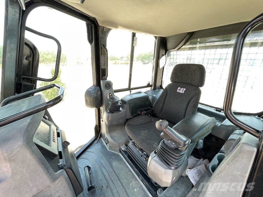 CAT D5K2 XL 履帶推土機