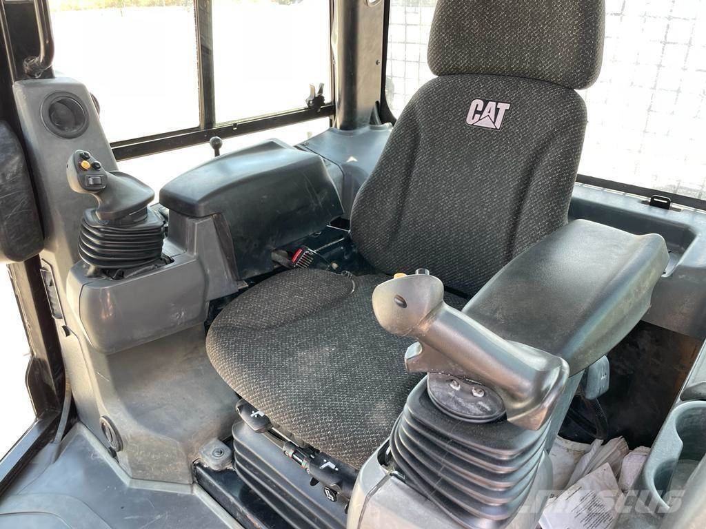 CAT D5K2 XL 履帶推土機