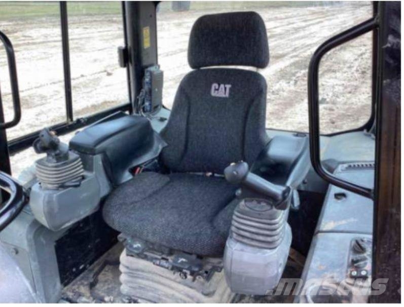 CAT D6K2 LGP Гусеничные бульдозеры