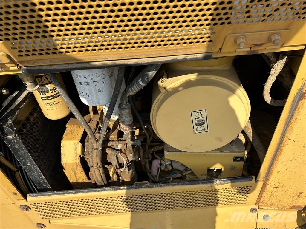 CAT D6N XL Гусеничные бульдозеры