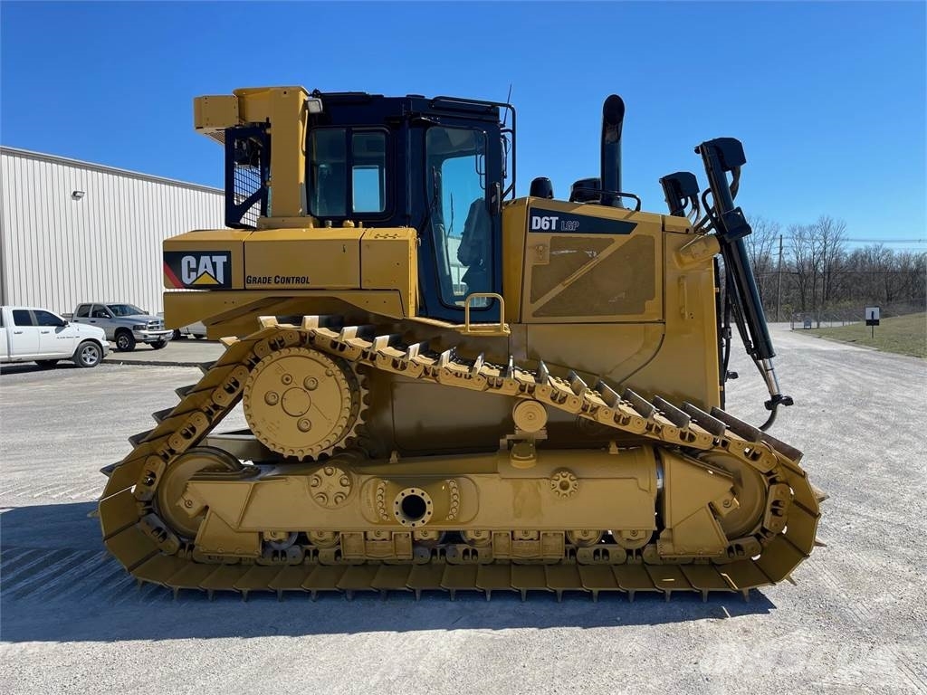 CAT D6T LGP Гусеничные бульдозеры