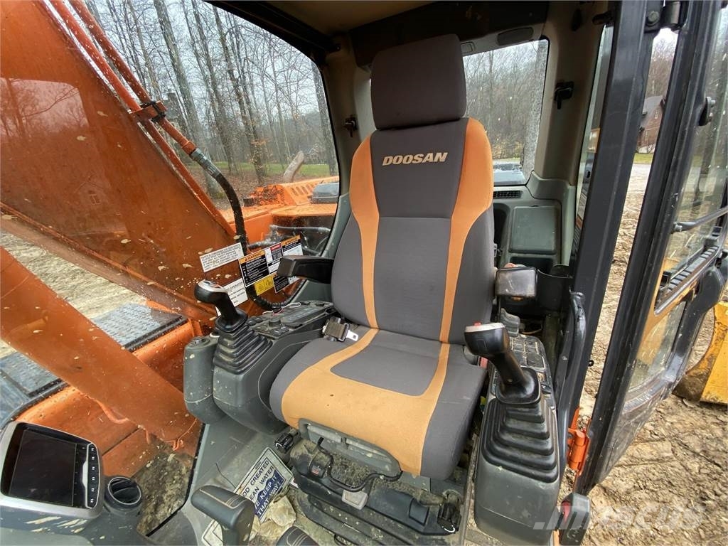 Doosan DX140 LC-3 Gravemaskiner på larvebånd
