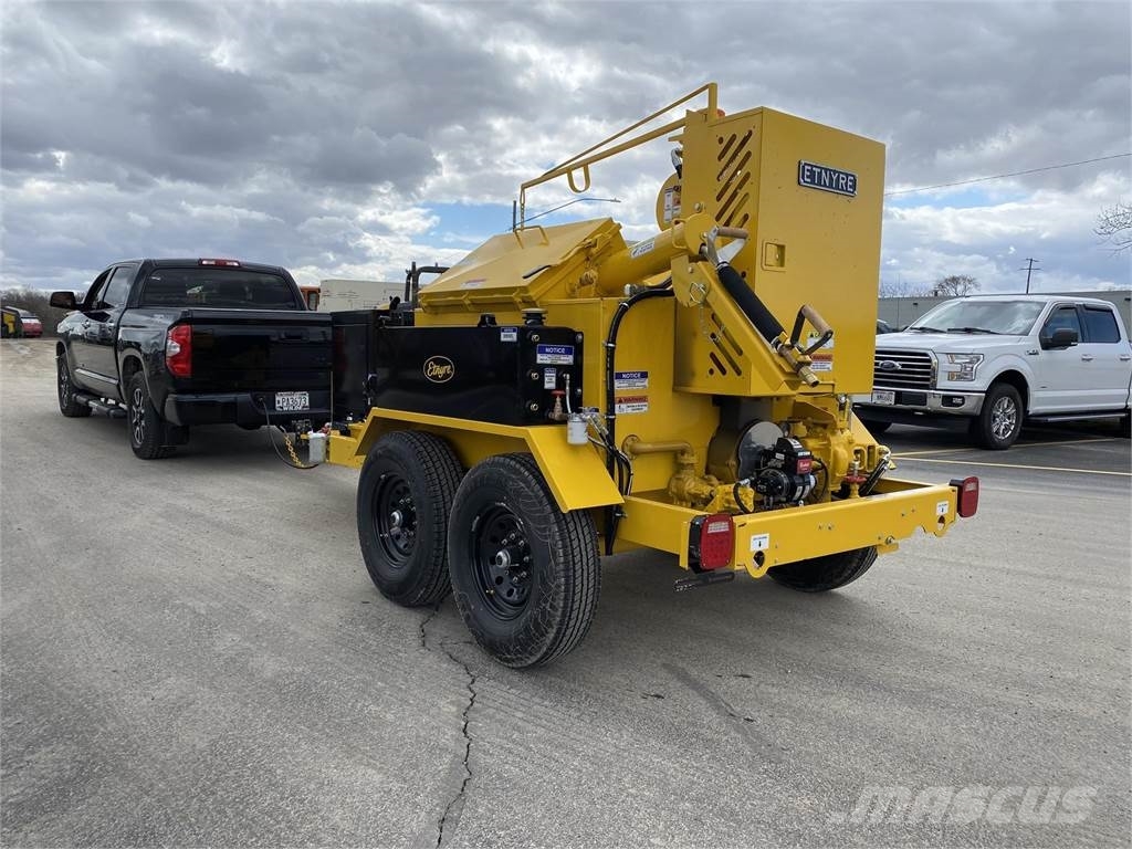 Etnyre Asphalt thermal containers