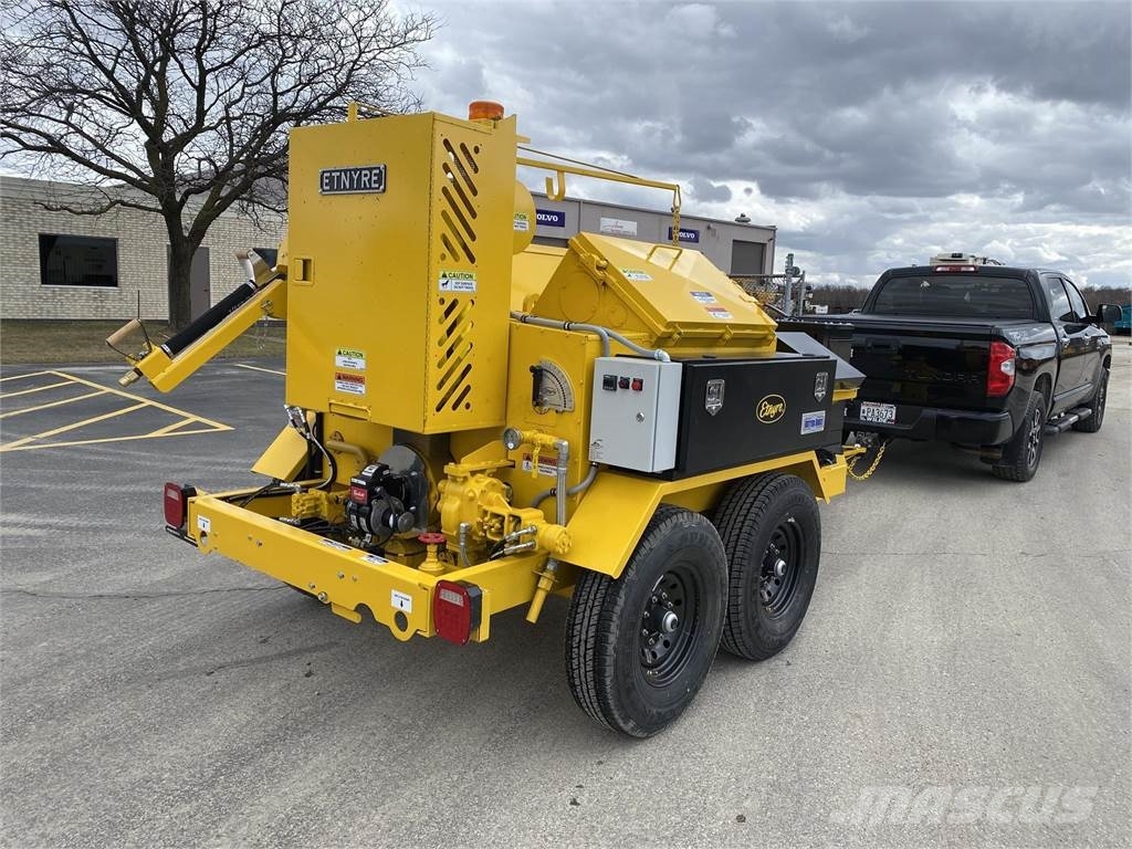 Etnyre Asphalt thermal containers