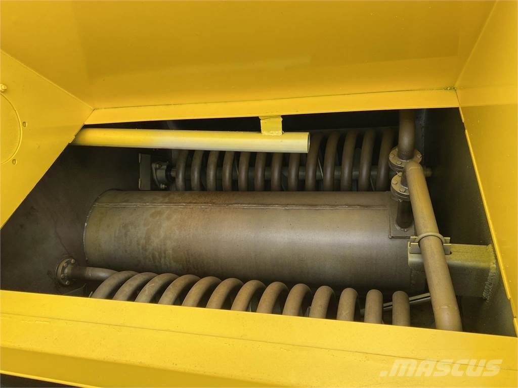 Etnyre Asphalt thermal containers