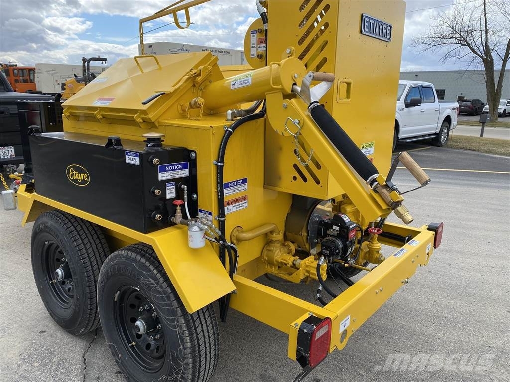 Etnyre Asphalt thermal containers