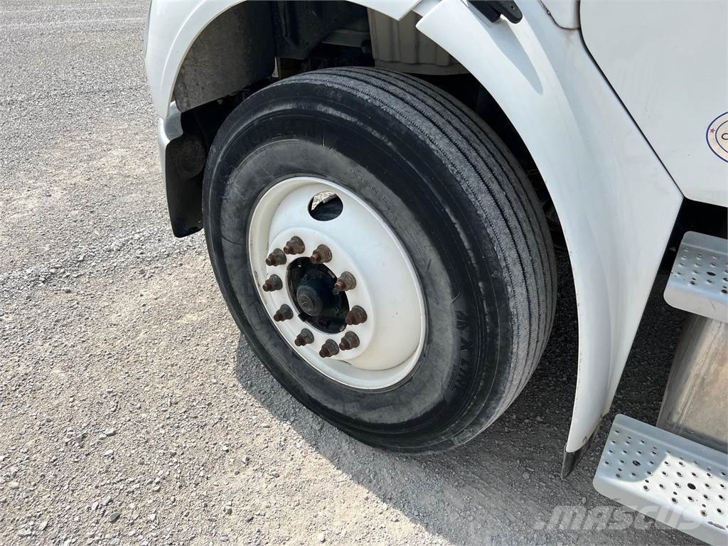 Freightliner BUSINESS CLASS M2 106 건설 장비 - 기타
