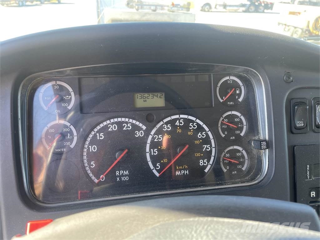 Freightliner BUSINESS CLASS M2 106 Auto-tanques