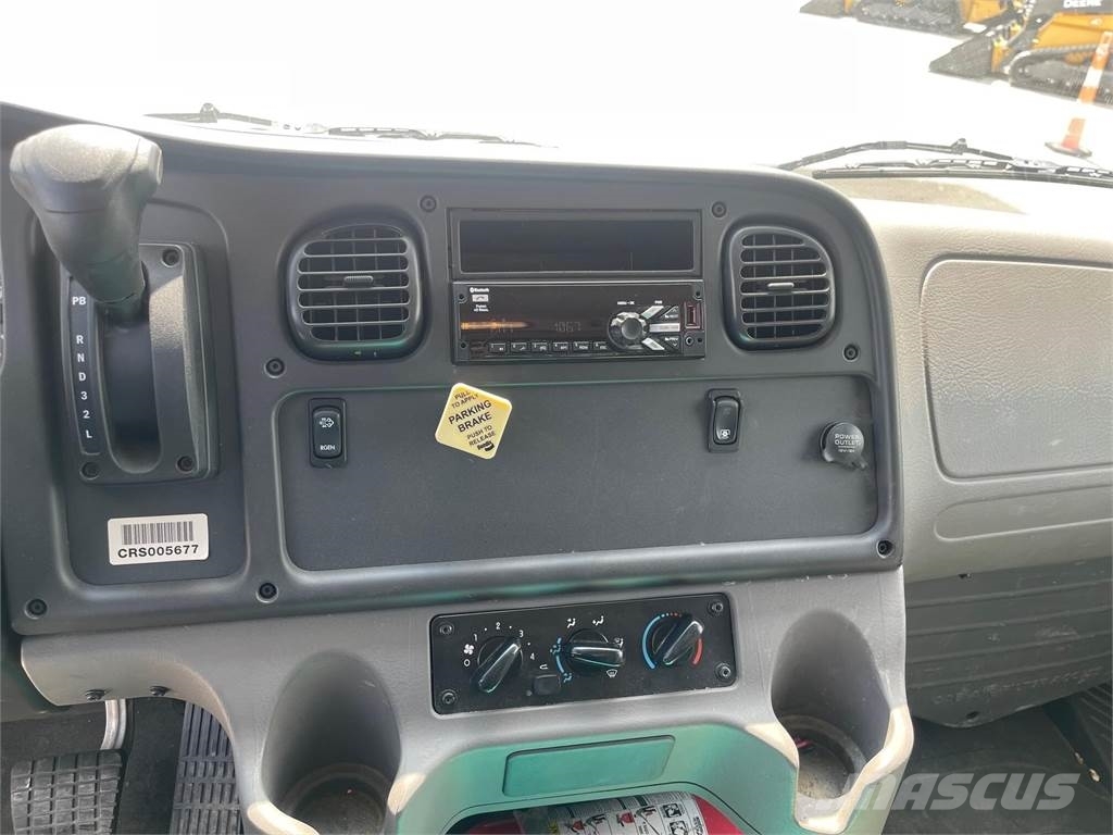 Freightliner BUSINESS CLASS M2 106 건설 장비 - 기타