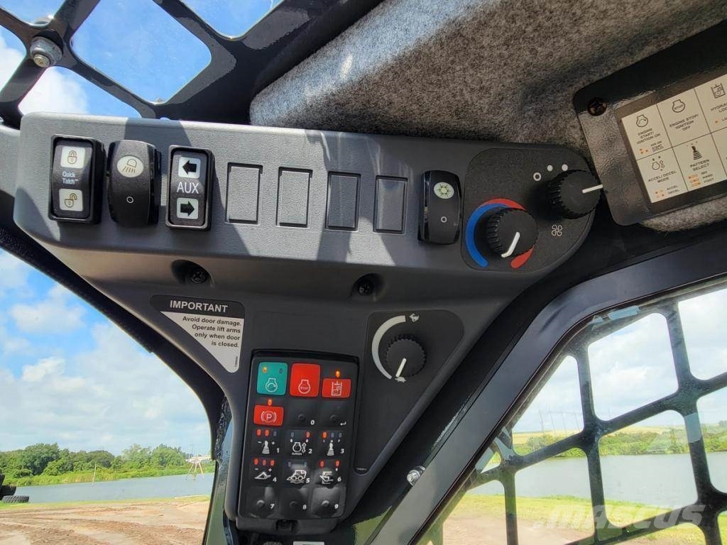 John Deere 325G Міні-навантажувачі