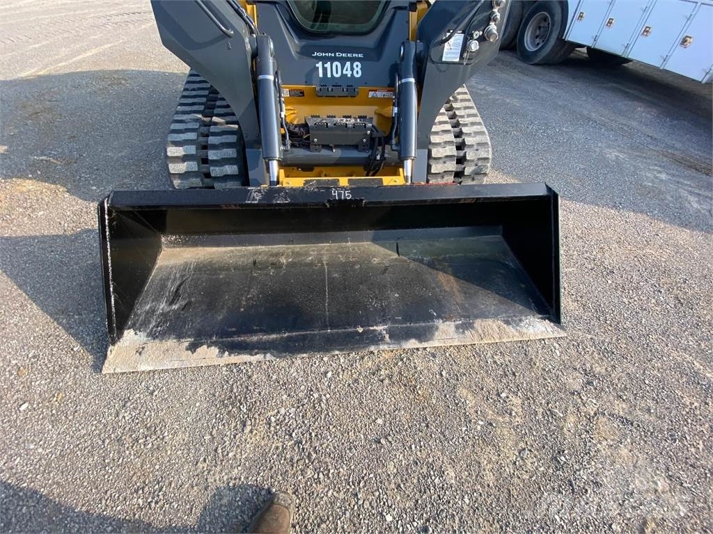 John Deere 333G 滑移轉向裝載機
