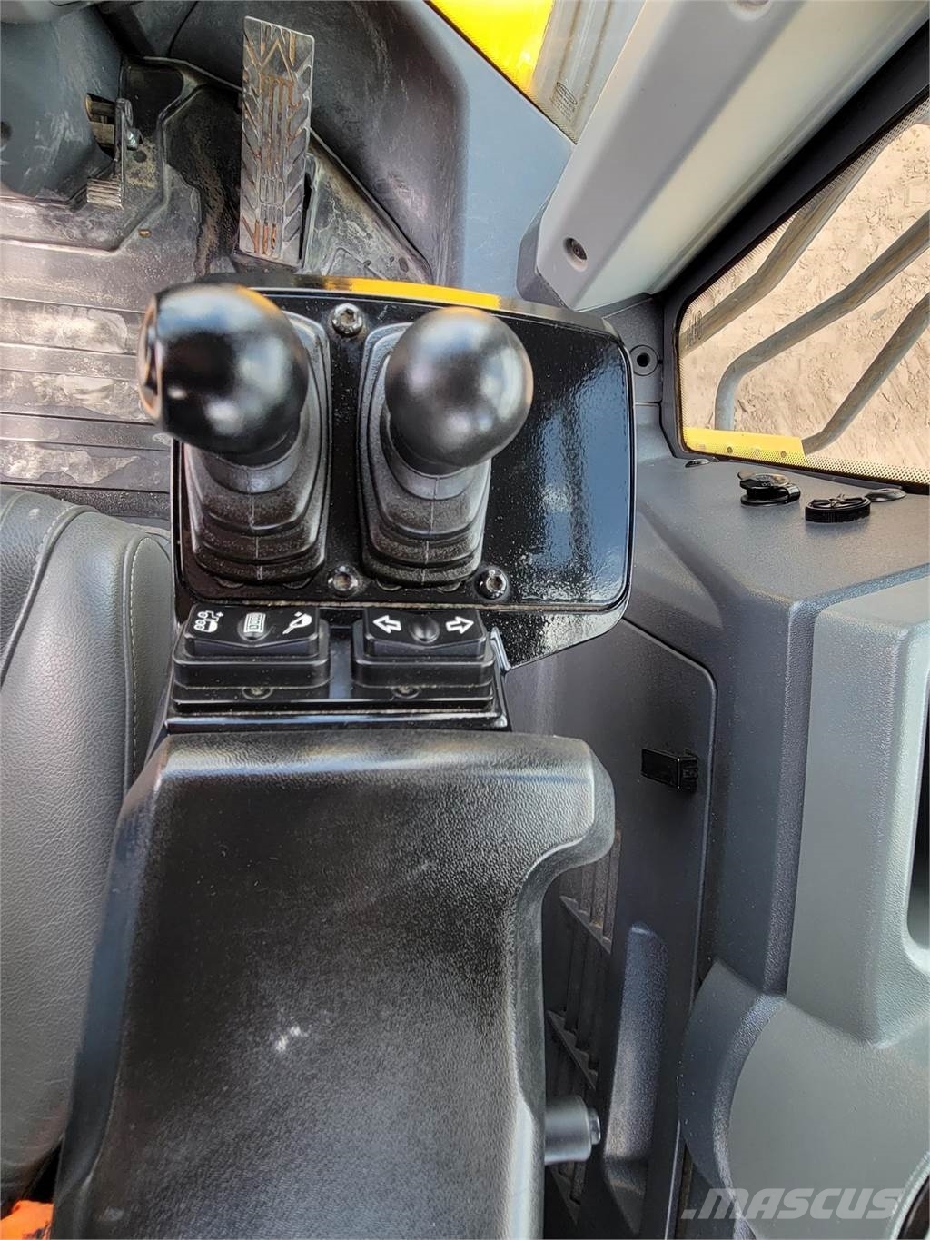 John Deere 744L Wheel loaders
