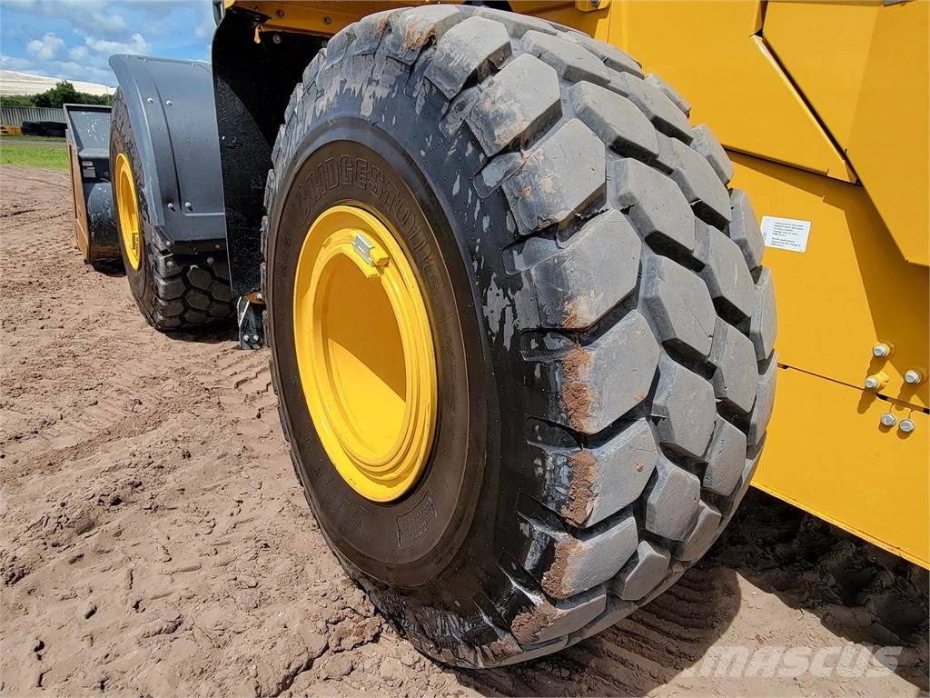 John Deere 744L Wheel loaders