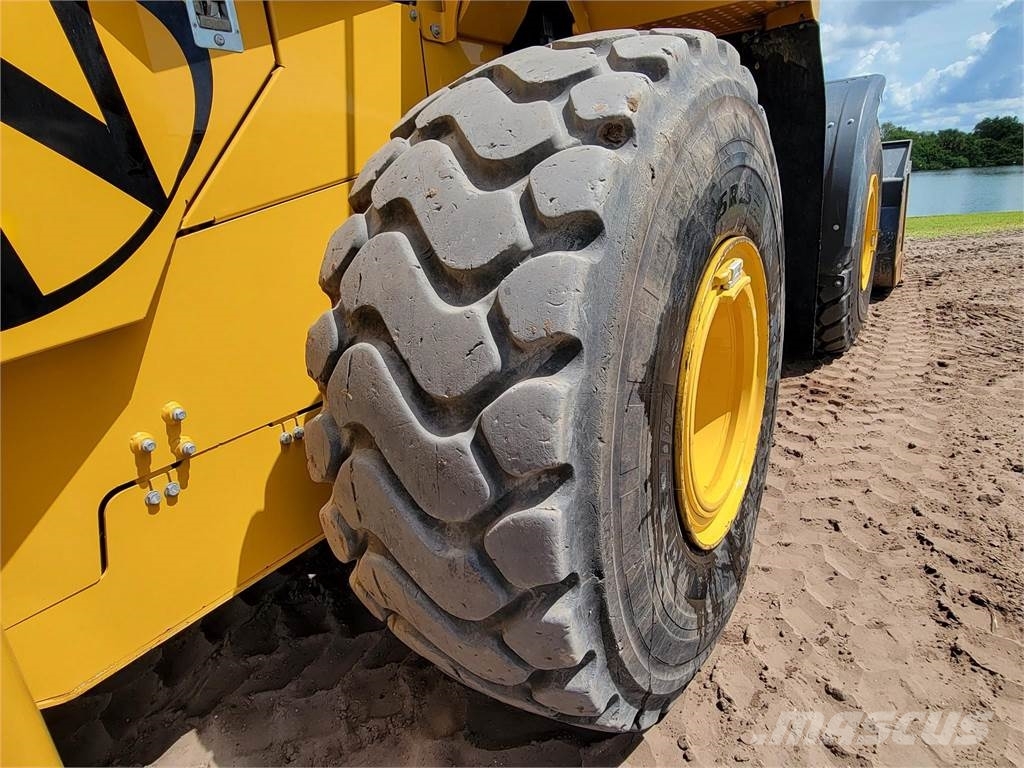 John Deere 744L Wheel loaders