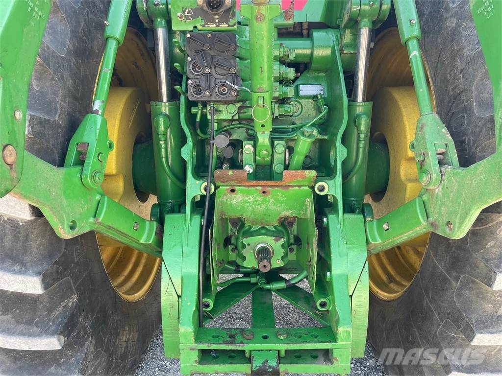 John Deere 8200 Traktori