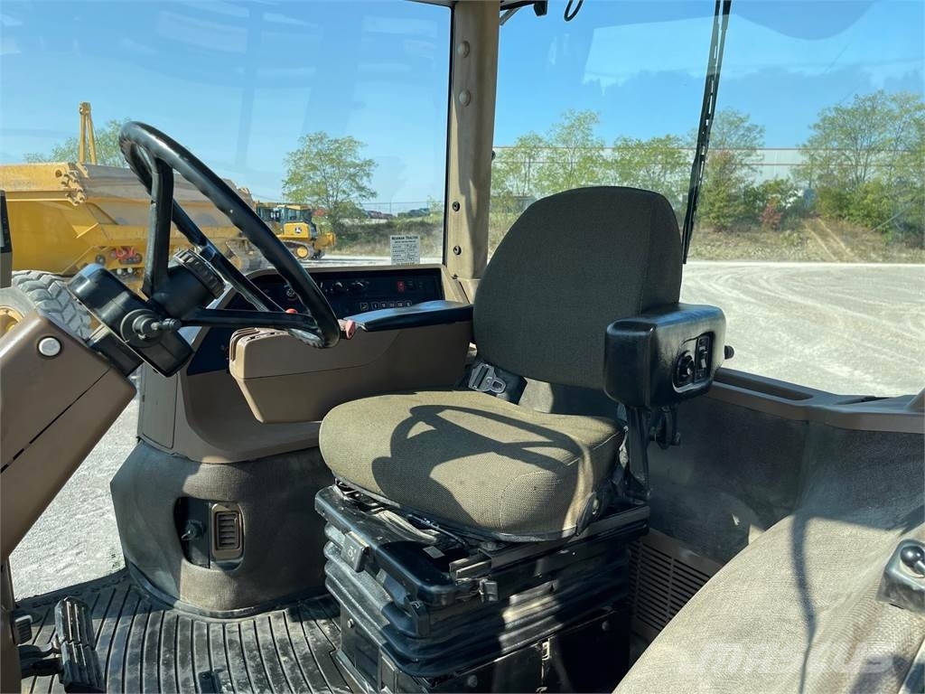 John Deere 8200 Traktori