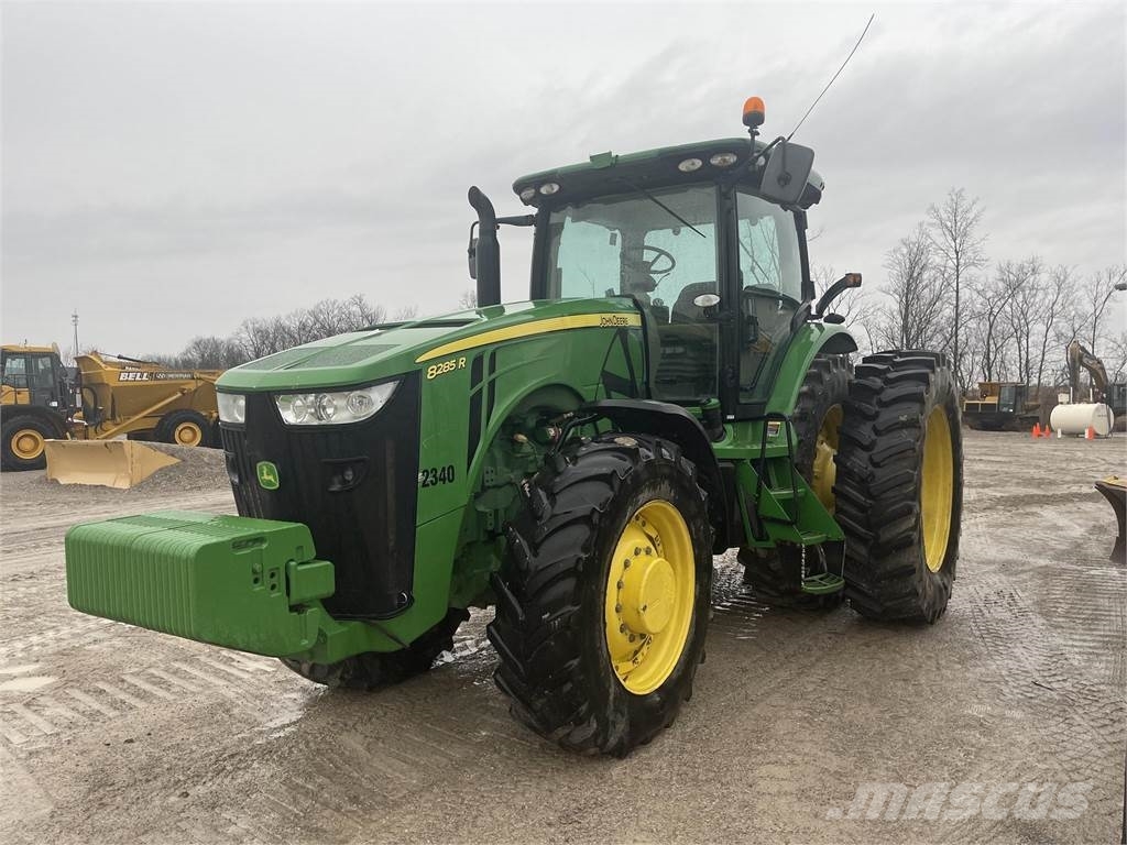 John Deere 8310R Traktori