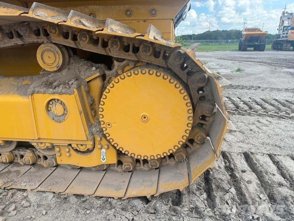 John Deere 850L WLT Buldooserid