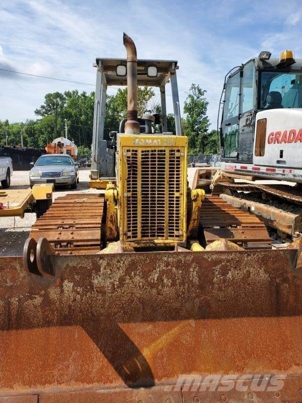 Komatsu D38P-1 LGP Buldožeri guseničari