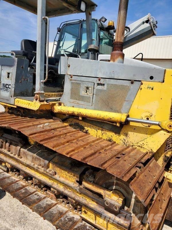 Komatsu D38P-1 LGP Buldožeri guseničari