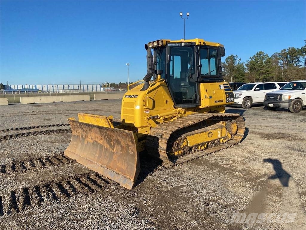 Komatsu D39PX-24 Pásové dozéry