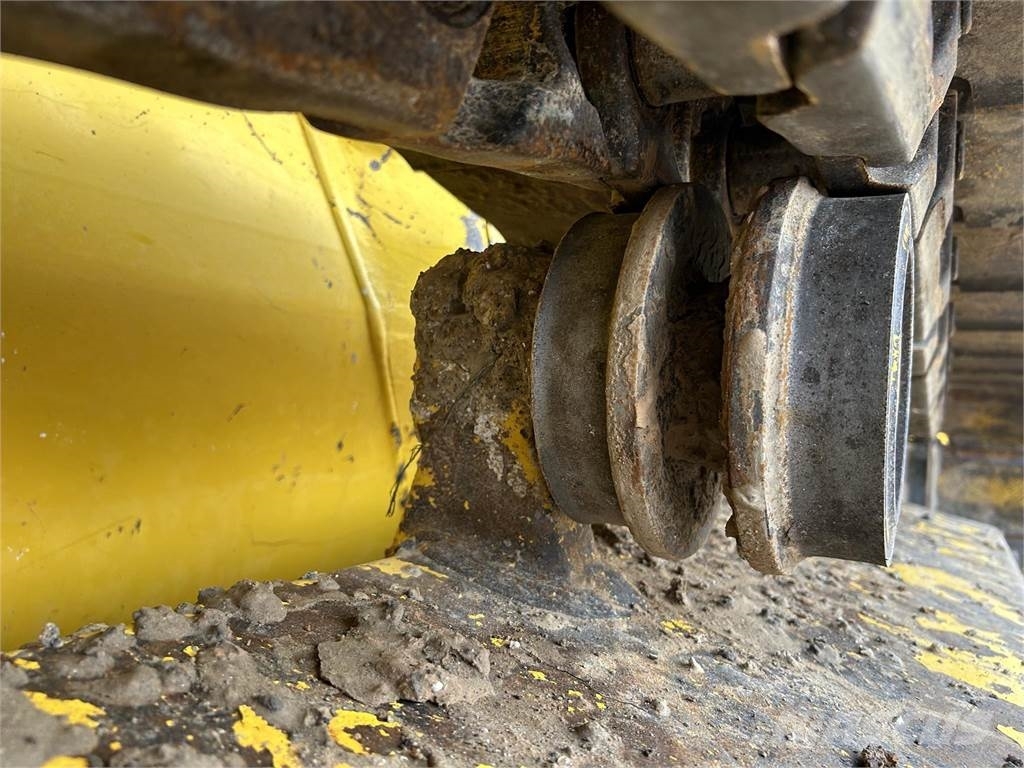 Komatsu D39PX-24 Pásové dozéry