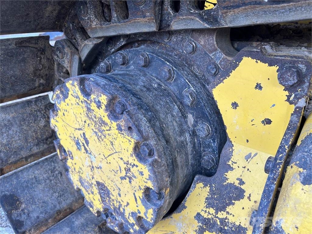 Komatsu D39PX-24 Pásové dozéry