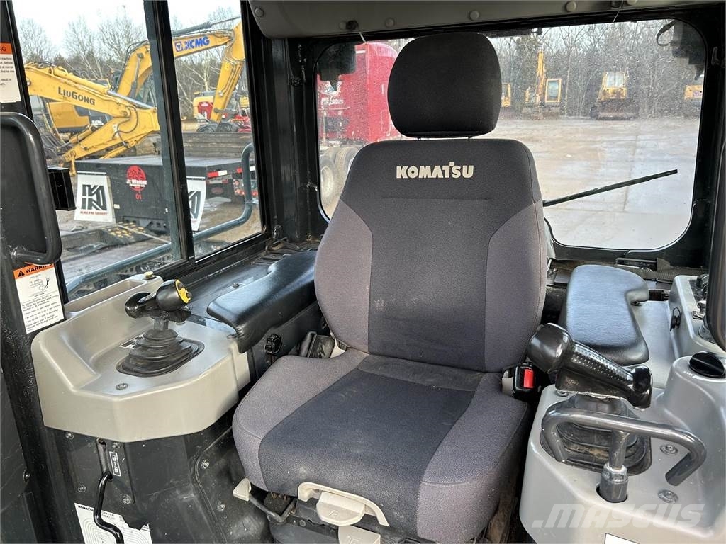 Komatsu D39PX-24 Pásové dozéry