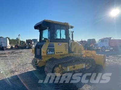 Komatsu D39PX-24 Pásové dozéry
