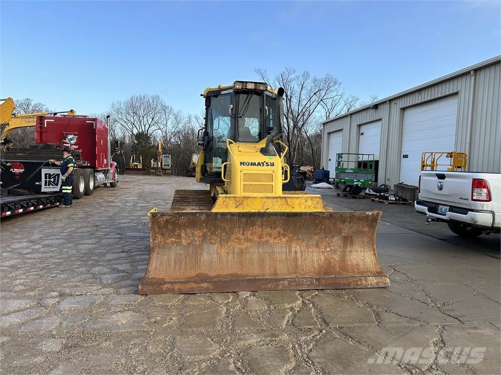 Komatsu D39PX-24 Pásové dozéry