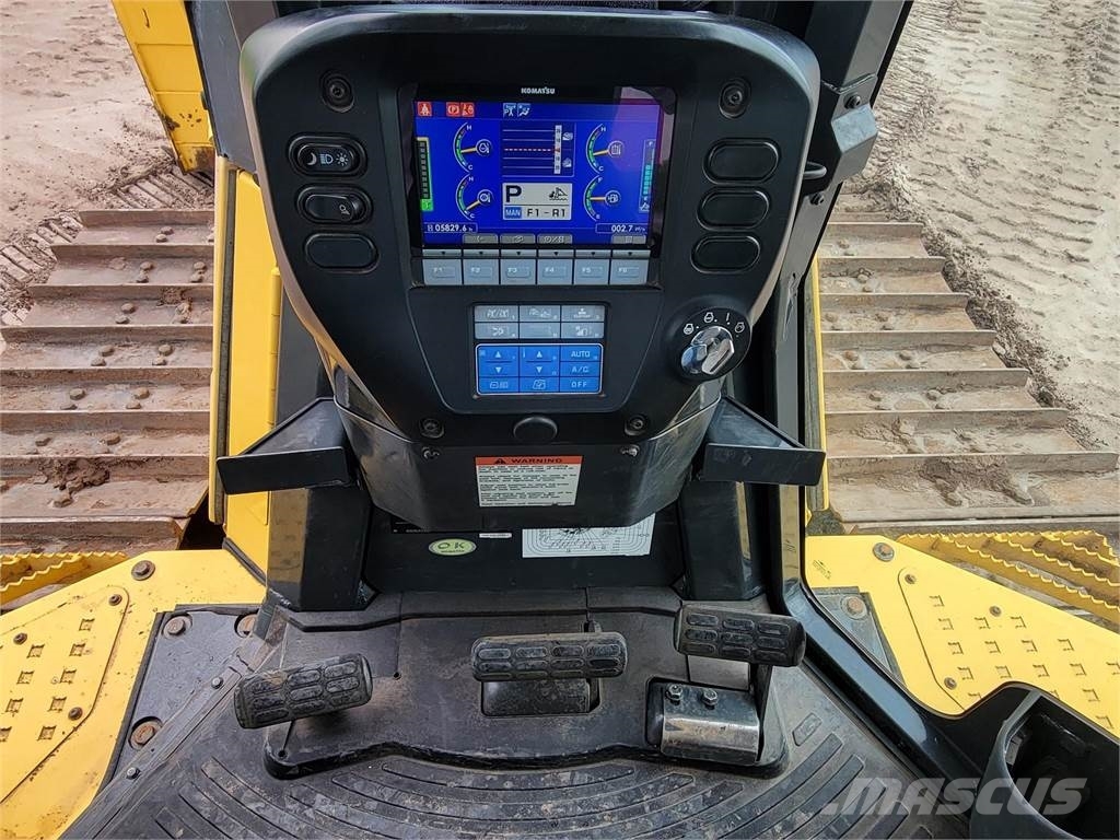 Komatsu D65PX-18 بلدوزرات مجنزرة