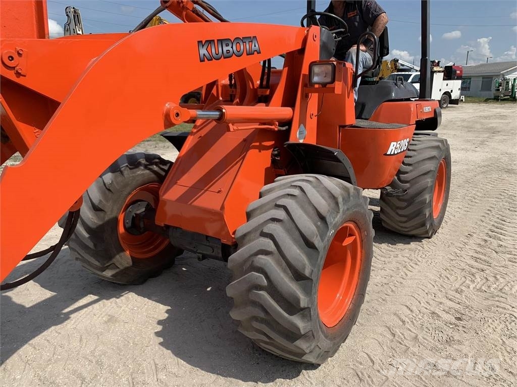 Kubota R520 Kolesové nakladače