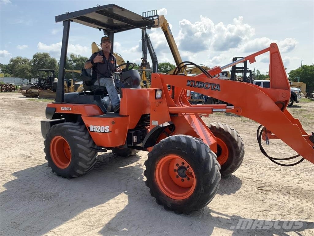 Kubota R520 Kolesové nakladače