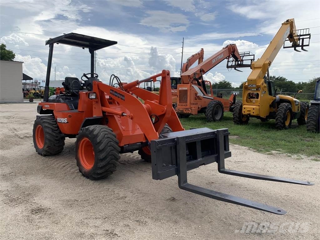 Kubota R520 Kolesové nakladače